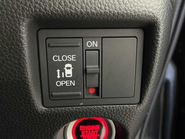 ホンダ Ｎ ＢＯＸ カスタム L 栃木県 2021(令3)年 3.9万km クリスタルブラックパール ホンダセンシング/・衝突軽減ブレーキ/・誤発進抑制機能/・アダプティブクルーズコントロール/・車線維持支援システム/・路外逸脱抑制機能/・先行車発進お知らせ機能/・標識認識機能/・オートハイビーム/禁煙車/純正ナビ/（CD/DVD/BT/TV/AM/FM/USB)/シートヒーター/オートライト/オートエアコン/片側パワースライドドア/コーナーセンサー/電動格納ミラー/純正ドラレコ/ETC/純正フロアマット/純正サイドバイザー/スマートキー/プッシュスタート/ステアリングスイッチ