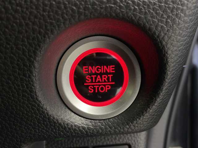 ホンダ Ｎ ＢＯＸ カスタム L 栃木県 2021(令3)年 3.9万km クリスタルブラックパール ホンダセンシング/・衝突軽減ブレーキ/・誤発進抑制機能/・アダプティブクルーズコントロール/・車線維持支援システム/・路外逸脱抑制機能/・先行車発進お知らせ機能/・標識認識機能/・オートハイビーム/禁煙車/純正ナビ/（CD/DVD/BT/TV/AM/FM/USB)/シートヒーター/オートライト/オートエアコン/片側パワースライドドア/コーナーセンサー/電動格納ミラー/純正ドラレコ/ETC/純正フロアマット/純正サイドバイザー/スマートキー/プッシュスタート/ステアリングスイッチ