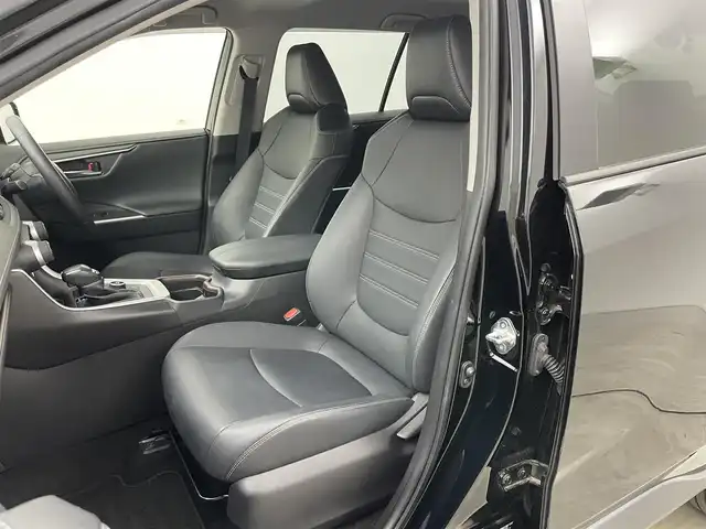 トヨタ ＲＡＶ４ ハイブリットG 岡山県 2021(令3)年 4.5万km アティチュードブラックマイカ 純正９型ディスプレイオーディオ　/全方位カメラ　/レーダークルーズコントロール　/ＥＴＣ２．０　/シートヒーター　/ＬＥＤヘッドライト　/ドライブレコーダー　/デジタルインナーミラー　/ブラインドスポットモニター/オートハイビーム/禁煙車/踏み間違い防止/ステアリングヒーター/オートブレーキホールド/電動リアゲート/アイドリングストップ/レーンアシスト
