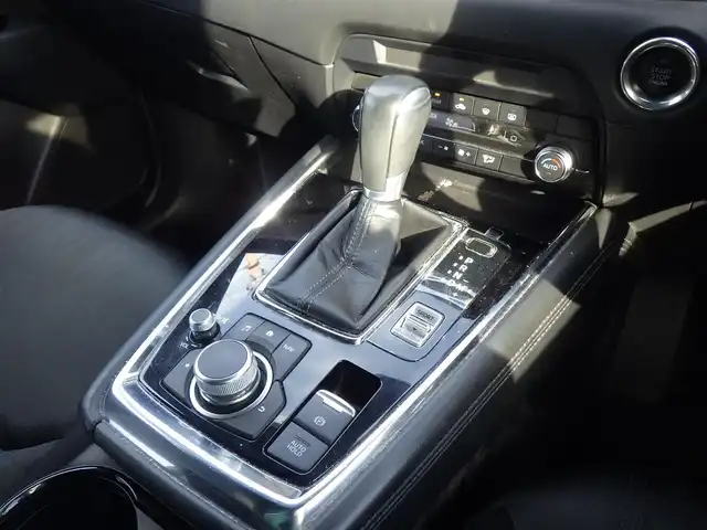 マツダ ＣＸ－８ 25S 千葉県 2019(平31)年 5.4万km スノーフレイクホワイトパールマイカ スマートシティブレーキサポート/ブラインドスポットモニター/レーンキープ・アシスト・システム/純正SDナビ/地デジTV/【DVD/CD再生機能　Bluetooth接続】/サイド/バックカメラ/革巻きステアリング/ETC/LEDヘッドライト/ウインカーミラー/コーナーセンサー/純正17インチアルミホイル/サイド/カーテンエアバッグ/アドバンストキーレスエントリー