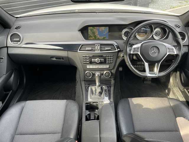 メルセデス・ベンツ Ｃ２００ ブルーエフィシェンシー AVG 三重県 2011(平23)年 10.9万km 白 純正ナビ/バックカメラ /純正17インチアルミ