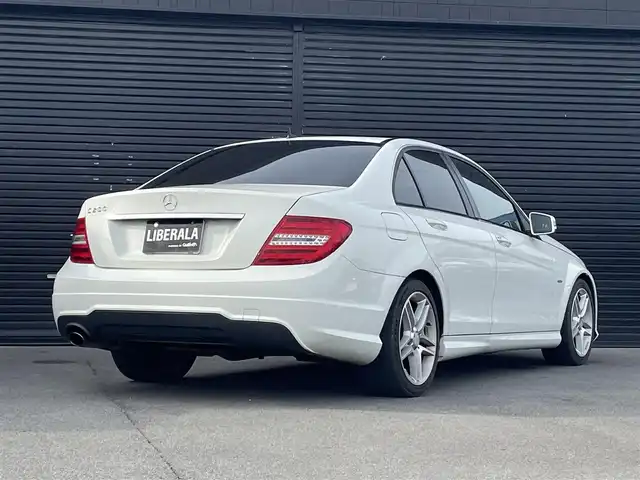 メルセデス・ベンツ Ｃ２００ ブルーエフィシェンシー AVG 三重県 2011(平23)年 10.9万km 白 純正ナビ/バックカメラ /純正17インチアルミ