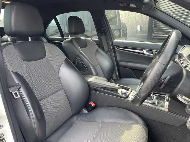 メルセデス・ベンツ Ｃ２００ ブルーエフィシェンシー AVG 三重県 2011(平23)年 10.9万km 白 純正ナビ/バックカメラ /純正17インチアルミ