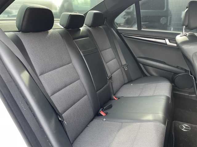 メルセデス・ベンツ Ｃ２００ ブルーエフィシェンシー AVG 三重県 2011(平23)年 10.9万km 白 純正ナビ/バックカメラ /純正17インチアルミ