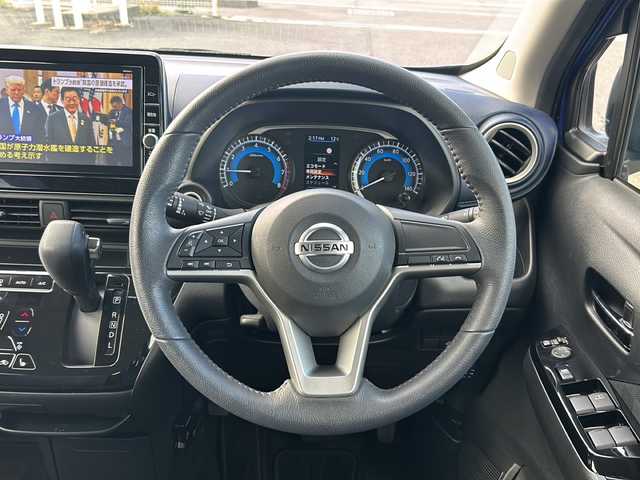 日産 デイズ ハイウェイスターX 山梨県 2021(令3)年 2.6万km アトランティックブルー 4WD/純正ナビ/BT/フルセグTV/CD/DVD/AUX/アラウンドビューモニター/シートヒーター前席/アイドリングストップ/ステアリングリモコン/純正フロアマット/スマートキー/スペアキー1本/ドライブレコーダ/ETC/純正アルミホイール