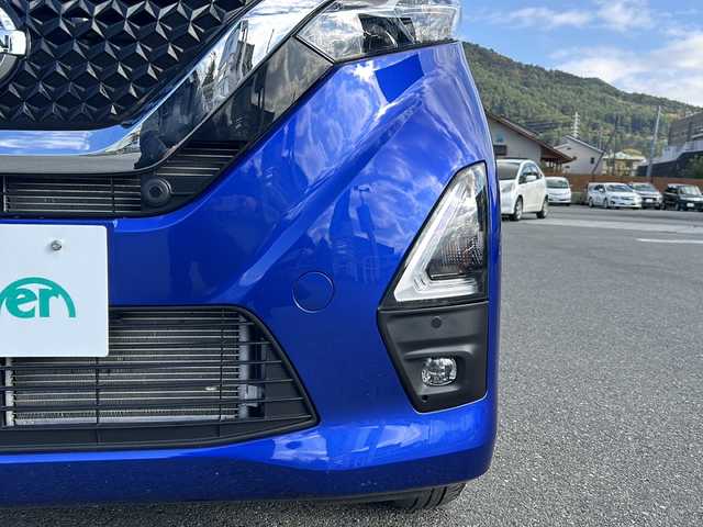 日産 デイズ ハイウェイスターX 山梨県 2021(令3)年 2.6万km アトランティックブルー 4WD/純正ナビ/BT/フルセグTV/CD/DVD/AUX/アラウンドビューモニター/シートヒーター前席/アイドリングストップ/ステアリングリモコン/純正フロアマット/スマートキー/スペアキー1本/ドライブレコーダ/ETC/純正アルミホイール