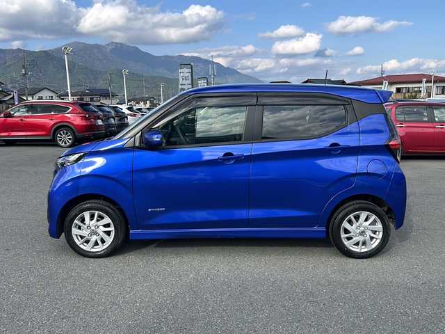 日産 デイズ ハイウェイスターX 山梨県 2021(令3)年 2.6万km アトランティックブルー 4WD/純正ナビ/BT/フルセグTV/CD/DVD/AUX/アラウンドビューモニター/シートヒーター前席/アイドリングストップ/ステアリングリモコン/純正フロアマット/スマートキー/スペアキー1本/ドライブレコーダ/ETC/純正アルミホイール