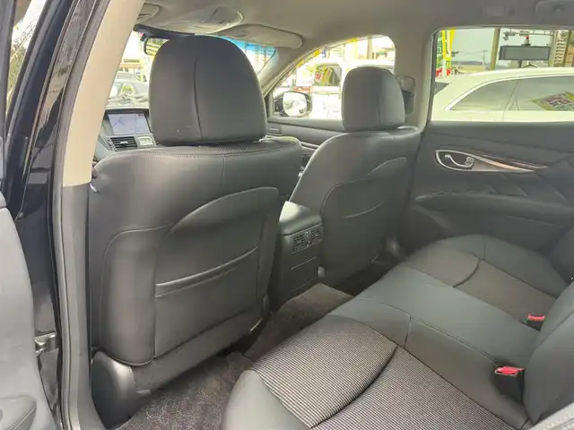 日産 フーガ ハイブリッド 香川県 2017(平29)年 5万km スーパーブラック ワンオーナー/メーカーナビ/フルセグ/アラウンドビューモニター/ハーフレザーシート/前席パワーシート/オットマン/純正18インチアルミ/LEDヘッドライト/エマージェンシーブレーキ/レーダークルーズコントロール/BSM/ドライブレコーダー/スマートキー/ビルトインETC