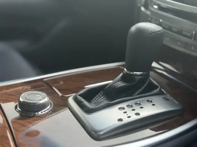 日産 フーガ ハイブリッド 香川県 2017(平29)年 5万km スーパーブラック ワンオーナー/メーカーナビ/フルセグ/アラウンドビューモニター/ハーフレザーシート/前席パワーシート/オットマン/純正18インチアルミ/LEDヘッドライト/エマージェンシーブレーキ/レーダークルーズコントロール/BSM/ドライブレコーダー/スマートキー/ビルトインETC