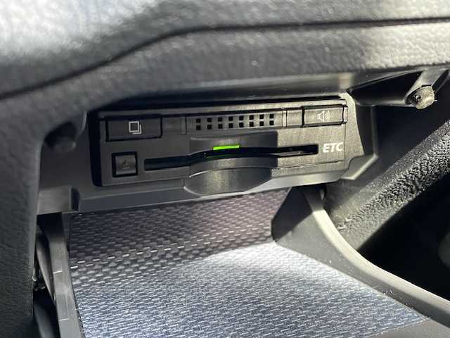 トヨタ マークＸ 250G Sパッケージ 静岡県 2015(平27)年 7.1万km ホワイトパールクリスタルシャイン ●純正SDナビ/(フルセグ/CD/DVD/Bluetooth)/(NSZN-W64T)/●バックカメラ/●クルーズコントロール/●運転席パワーシート/●フォグランプ/●オートライト/●革巻きステアリング/●パドルシフト/●ステアリングスイッチ/●ETC/●前後ドライブレコーダー/●電動格納ウィンカーミラー/●スマートキー/●プッシュスタート/●純正フロアマット/●社外18インチアルミホイール/(ヴォルテック)/●W+サイド+カーテン+ニーSRS+ABS/●保証書/●車両取扱説明書/●ナビ取扱説明書