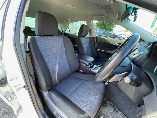 トヨタ マークＸ 250G Sパッケージ 静岡県 2015(平27)年 7.1万km ホワイトパールクリスタルシャイン ●純正SDナビ/(フルセグ/CD/DVD/Bluetooth)/(NSZN-W64T)/●バックカメラ/●クルーズコントロール/●運転席パワーシート/●フォグランプ/●オートライト/●革巻きステアリング/●パドルシフト/●ステアリングスイッチ/●ETC/●前後ドライブレコーダー/●電動格納ウィンカーミラー/●スマートキー/●プッシュスタート/●純正フロアマット/●社外18インチアルミホイール/(ヴォルテック)/●W+サイド+カーテン+ニーSRS+ABS/●保証書/●車両取扱説明書/●ナビ取扱説明書