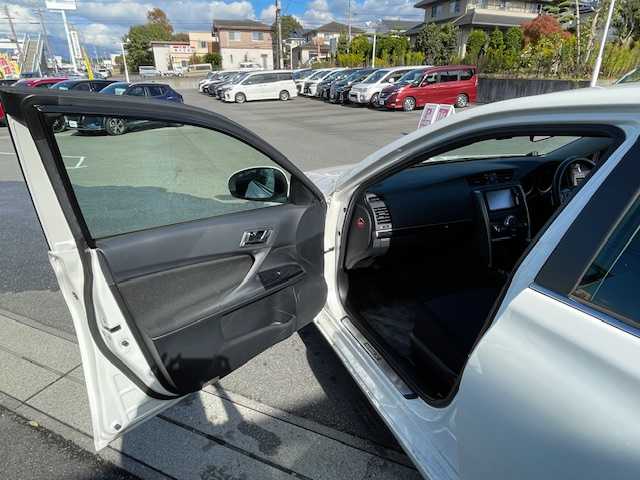 トヨタ マークＸ 250G Sパッケージ 静岡県 2015(平27)年 7.1万km ホワイトパールクリスタルシャイン ●純正SDナビ/(フルセグ/CD/DVD/Bluetooth)/(NSZN-W64T)/●バックカメラ/●クルーズコントロール/●運転席パワーシート/●フォグランプ/●オートライト/●革巻きステアリング/●パドルシフト/●ステアリングスイッチ/●ETC/●前後ドライブレコーダー/●電動格納ウィンカーミラー/●スマートキー/●プッシュスタート/●純正フロアマット/●社外18インチアルミホイール/(ヴォルテック)/●W+サイド+カーテン+ニーSRS+ABS/●保証書/●車両取扱説明書/●ナビ取扱説明書