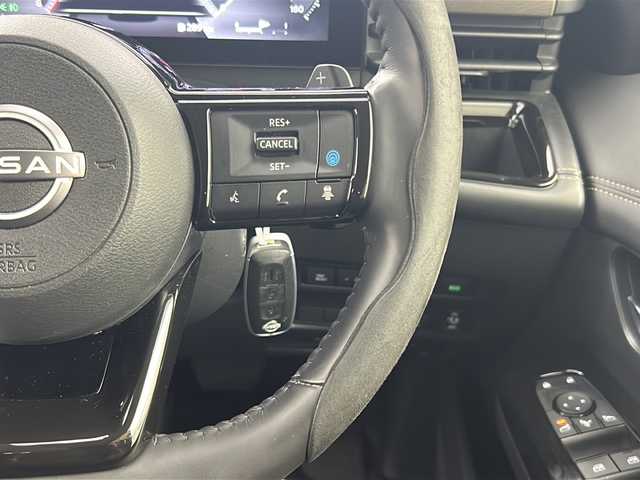 日産 セレナ ハイウェイスター V 大阪府 2023(令5)年 3.1万km ダイヤモンドブラック ワンオーナー/ニッサンコネクトフロントダイナミックパック/インテリジェントプロパイロット/12.3インチ純正ナビ(フルセグTV/AM/FM/HDMI/USB/BT/AppleCarPlay)/純正エアロ/デジタルインナーミラー/バックカメラ(全方位)/コーナーセンサー/置くだけ充電/前後純正ドラレコ/ETC/ブラインドスポットモニター/ABS/横滑り防止装置/オートライト/オートマチックハイビーム/両側パワースライドドア/純正フロアマット/記録簿