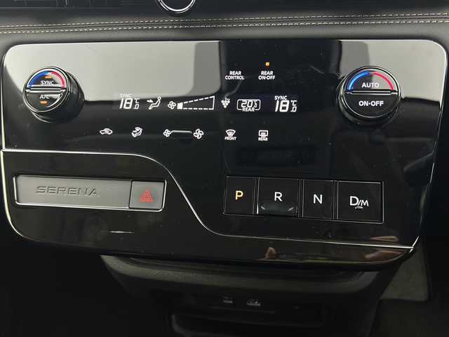 日産 セレナ ハイウェイスター V 大阪府 2023(令5)年 3.1万km ダイヤモンドブラック ワンオーナー/ニッサンコネクトフロントダイナミックパック/インテリジェントプロパイロット/12.3インチ純正ナビ(フルセグTV/AM/FM/HDMI/USB/BT/AppleCarPlay)/純正エアロ/デジタルインナーミラー/バックカメラ(全方位)/コーナーセンサー/置くだけ充電/前後純正ドラレコ/ETC/ブラインドスポットモニター/ABS/横滑り防止装置/オートライト/オートマチックハイビーム/両側パワースライドドア/純正フロアマット/記録簿