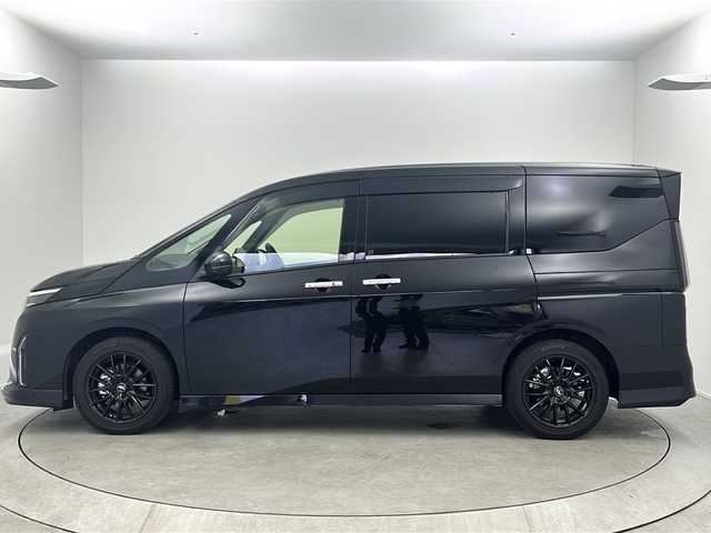日産 セレナ ハイウェイスター V 大阪府 2023(令5)年 3.1万km ダイヤモンドブラック ワンオーナー/ニッサンコネクトフロントダイナミックパック/インテリジェントプロパイロット/12.3インチ純正ナビ(フルセグTV/AM/FM/HDMI/USB/BT/AppleCarPlay)/純正エアロ/デジタルインナーミラー/バックカメラ(全方位)/コーナーセンサー/置くだけ充電/前後純正ドラレコ/ETC/ブラインドスポットモニター/ABS/横滑り防止装置/オートライト/オートマチックハイビーム/両側パワースライドドア/純正フロアマット/記録簿