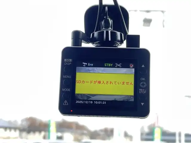 スズキ ラパン X 東京都 2025(令7)年 1.3万km トラッドカーキメタリック/ソフトベージュ 2トーン 純正ディスプレイオーディオ/ドライブレコーダー/フロアマット/Bluetooth/クリアランスソナー/前席シートヒーター/バックカメラ/革巻きステアリング/ステアリングスイッチ/アイドリングストップ/レーンキープアシスト/衝突軽減ブレーキ/ハーフレザーシート