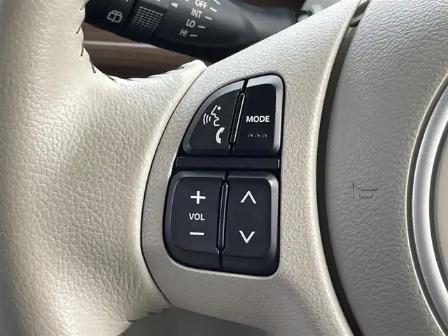 スズキ ラパン X 東京都 2025(令7)年 1.3万km トラッドカーキメタリック/ソフトベージュ 2トーン 純正ディスプレイオーディオ/ドライブレコーダー/フロアマット/Bluetooth/クリアランスソナー/前席シートヒーター/バックカメラ/革巻きステアリング/ステアリングスイッチ/アイドリングストップ/レーンキープアシスト/衝突軽減ブレーキ/ハーフレザーシート