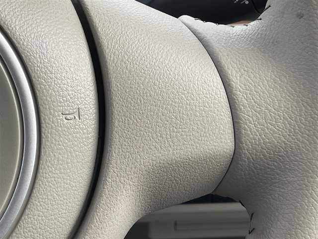 スズキ ラパン X 東京都 2025(令7)年 1.3万km トラッドカーキメタリック/ソフトベージュ 2トーン 純正ディスプレイオーディオ/ドライブレコーダー/フロアマット/Bluetooth/クリアランスソナー/前席シートヒーター/バックカメラ/革巻きステアリング/ステアリングスイッチ/アイドリングストップ/レーンキープアシスト/衝突軽減ブレーキ/ハーフレザーシート