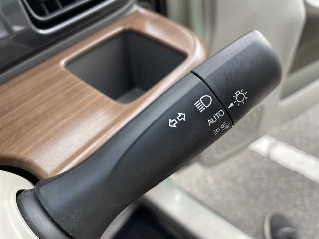 スズキ ラパン X 東京都 2025(令7)年 1.3万km トラッドカーキメタリック/ソフトベージュ 2トーン 純正ディスプレイオーディオ/ドライブレコーダー/フロアマット/Bluetooth/クリアランスソナー/前席シートヒーター/バックカメラ/革巻きステアリング/ステアリングスイッチ/アイドリングストップ/レーンキープアシスト/衝突軽減ブレーキ/ハーフレザーシート