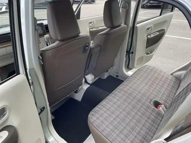 スズキ ラパン X 東京都 2025(令7)年 1.3万km トラッドカーキメタリック/ソフトベージュ 2トーン 純正ディスプレイオーディオ/ドライブレコーダー/フロアマット/Bluetooth/クリアランスソナー/前席シートヒーター/バックカメラ/革巻きステアリング/ステアリングスイッチ/アイドリングストップ/レーンキープアシスト/衝突軽減ブレーキ/ハーフレザーシート