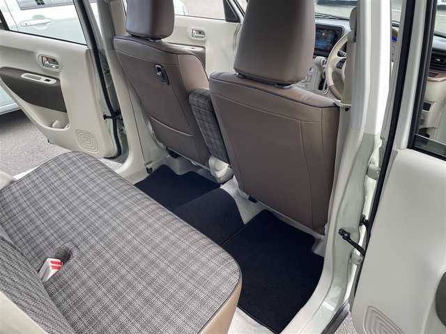 スズキ ラパン X 東京都 2025(令7)年 1.3万km トラッドカーキメタリック/ソフトベージュ 2トーン 純正ディスプレイオーディオ/ドライブレコーダー/フロアマット/Bluetooth/クリアランスソナー/前席シートヒーター/バックカメラ/革巻きステアリング/ステアリングスイッチ/アイドリングストップ/レーンキープアシスト/衝突軽減ブレーキ/ハーフレザーシート