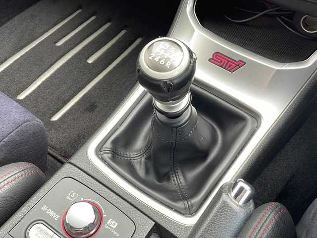 スバル インプレッサ ＷＲＸ 静岡県 2010(平22)年 15.7万km オブシディアンブラックパール プッシュスタート/スマートキー/社外ナビ/　フルセグTV/BTオーディオ/DVD/ハーフレザーシート/キセノンライト/サイド、カーテンエアバック