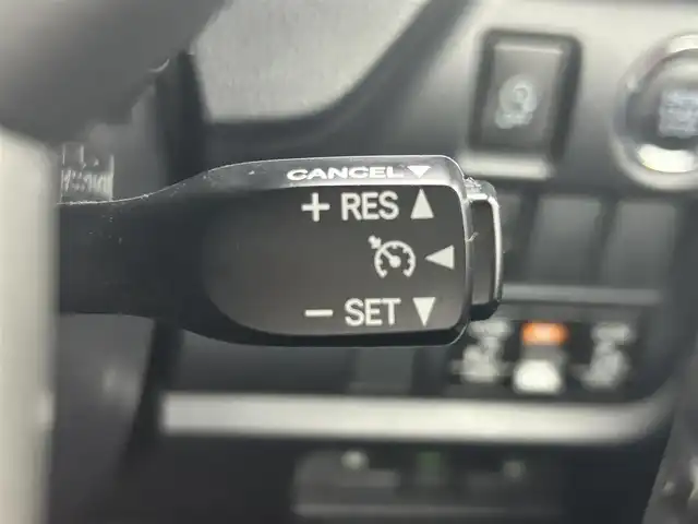 トヨタ ヴォクシー ZS 煌Ⅱ 岡山県 2019(平31)年 5.2万km ブラック 純正9インチナビ/ナビ型番：NSZT-Y68T/【CD/DVD/Bluetooth/フルセグTV】/両側パワースライドドア/バックカメラ/純正ドライブレコーダー(前)/LEDヘッドライト/クルーズコントロール/衝突軽減ブレーキシステム/オートライト/オートハイビーム/コーナーセンサー/ウインカーミラー/シートバックテーブル/シートリフター/チルドステアリング/ステアリングスイッチ/後席サンシェード/レーンアシスト/横滑り防止装置