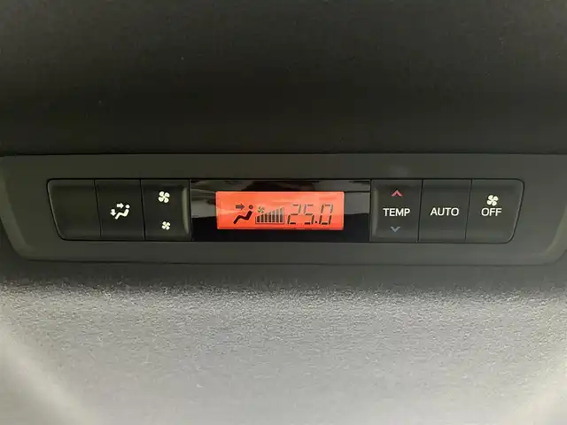 トヨタ ヴォクシー ZS 煌Ⅱ 岡山県 2019(平31)年 5.2万km ブラック 純正9インチナビ/ナビ型番：NSZT-Y68T/【CD/DVD/Bluetooth/フルセグTV】/両側パワースライドドア/バックカメラ/純正ドライブレコーダー(前)/LEDヘッドライト/クルーズコントロール/衝突軽減ブレーキシステム/オートライト/オートハイビーム/コーナーセンサー/ウインカーミラー/シートバックテーブル/シートリフター/チルドステアリング/ステアリングスイッチ/後席サンシェード/レーンアシスト/横滑り防止装置