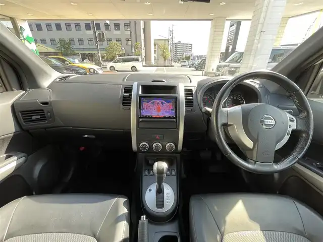 日産 エクストレイル 20Xtt 岡山県 2013(平25)年 3.2万km ブリリアントホワイトパール 登録時走行距離31947km/純正SDナビ/(AM/FM/TV/BT/DISC)/ダウンヒルアシストコントロール/4WD/バックカメラ/ビルトインETC/クルーズコントロール/全席シートヒーター/ルーフレール/スマートキー/スペアキー/USB入力端子/純正１８インチアルミホイール/キセノンヘッドライト