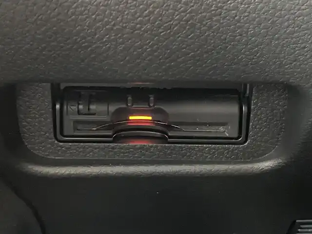 日産 エクストレイル 20Xtt 岡山県 2013(平25)年 3.2万km ブリリアントホワイトパール 登録時走行距離31947km/純正SDナビ/(AM/FM/TV/BT/DISC)/ダウンヒルアシストコントロール/4WD/バックカメラ/ビルトインETC/クルーズコントロール/全席シートヒーター/ルーフレール/スマートキー/スペアキー/USB入力端子/純正１８インチアルミホイール/キセノンヘッドライト