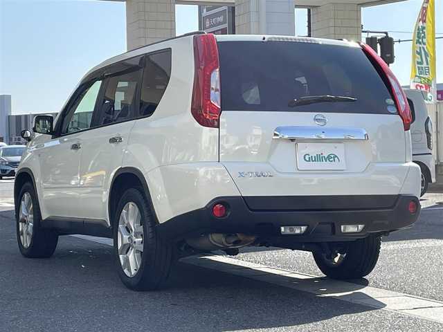 日産 エクストレイル 20Xtt 岡山県 2013(平25)年 3.2万km ブリリアントホワイトパール 登録時走行距離31947km/純正SDナビ/(AM/FM/TV/BT/DISC)/ダウンヒルアシストコントロール/4WD/バックカメラ/ビルトインETC/クルーズコントロール/全席シートヒーター/ルーフレール/スマートキー/スペアキー/USB入力端子/純正１８インチアルミホイール/キセノンヘッドライト