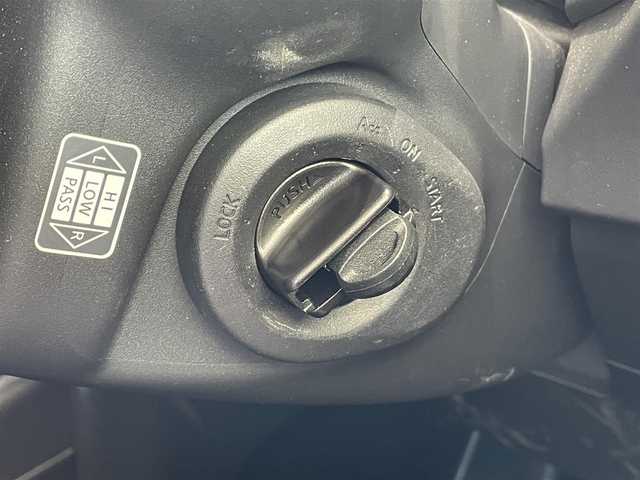 日産 エクストレイル 20Xtt 岡山県 2013(平25)年 3.2万km ブリリアントホワイトパール 登録時走行距離31947km/純正SDナビ/(AM/FM/TV/BT/DISC)/ダウンヒルアシストコントロール/4WD/バックカメラ/ビルトインETC/クルーズコントロール/全席シートヒーター/ルーフレール/スマートキー/スペアキー/USB入力端子/純正１８インチアルミホイール/キセノンヘッドライト