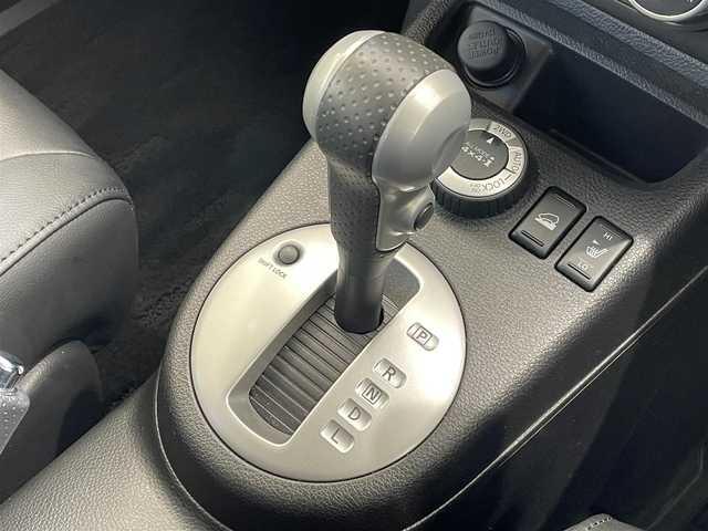 日産 エクストレイル 20Xtt 岡山県 2013(平25)年 3.2万km ブリリアントホワイトパール 登録時走行距離31947km/純正SDナビ/(AM/FM/TV/BT/DISC)/ダウンヒルアシストコントロール/4WD/バックカメラ/ビルトインETC/クルーズコントロール/全席シートヒーター/ルーフレール/スマートキー/スペアキー/USB入力端子/純正１８インチアルミホイール/キセノンヘッドライト