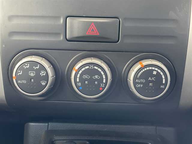 日産 エクストレイル 20Xtt 岡山県 2013(平25)年 3.2万km ブリリアントホワイトパール 登録時走行距離31947km/純正SDナビ/(AM/FM/TV/BT/DISC)/ダウンヒルアシストコントロール/4WD/バックカメラ/ビルトインETC/クルーズコントロール/全席シートヒーター/ルーフレール/スマートキー/スペアキー/USB入力端子/純正１８インチアルミホイール/キセノンヘッドライト