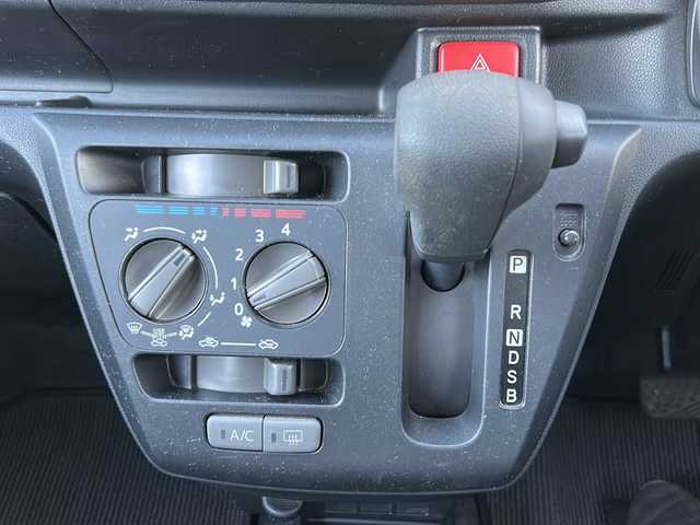 ダイハツ ミラ イース L SAⅢ 秋田県 2019(平31)年 2.5万km スカイブルーメタリック 4WD/ワンオーナー/純正CDデッキ/純正フロアマット/ドアバイザー/スタッドレスタイヤ積込/保証書、取説/スペアキー