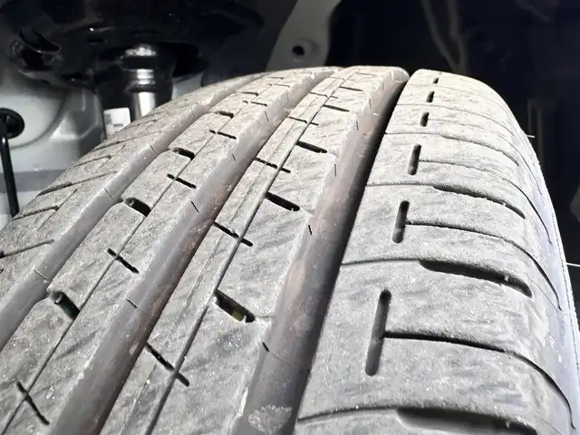 トヨタ シエンタ ハイブリッド Z 宮城県 2025(令7)年 0.3万km プラチナホワイトパールマイカ トヨタチームメイト/・アドバンストパーク/・パーキングサポートブレーキ（周囲静止物/後方歩行者）/・パノラミックビューモニター（床下透過表示機能付）/コンフォートパッケージ/・IRカット機能付ガラス/・ステアリングヒーター/・シートヒーター（運転席/助手席）/寒冷地仕様/アクセサリーコンセント/＝＝＝/セーフティセンス/・プリクラッシュセーフティ/・レーントレーシングアシスト/・レーンディパーチャーアラート/・レーダークルーズコントロール/・アダプティブハイビーム獅子打てむ/・ロードサインアシスト/・ドライバー異常時対応システム/・プロアクティブドライビングアシスト/・発進遅れ告知機能/パーキングサポートブレーキ（前後方静止物/後方接近車両）/BSM/ディスプレイオーディオプラス/・コネクティッドナビ対応10.5インチディスプレイ/・車載ナビ/・Bluetooth/・フルセグTV/・AppleCarPlay/AndroidAuto/ビルトインETC/ドライブレコーダー/ハンズフリーパワースライドドア（両側）/モデリスタ15インチAW