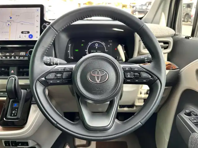 トヨタ シエンタ ハイブリッド Z 宮城県 2025(令7)年 0.3万km プラチナホワイトパールマイカ トヨタチームメイト/・アドバンストパーク/・パーキングサポートブレーキ（周囲静止物/後方歩行者）/・パノラミックビューモニター（床下透過表示機能付）/コンフォートパッケージ/・IRカット機能付ガラス/・ステアリングヒーター/・シートヒーター（運転席/助手席）/寒冷地仕様/アクセサリーコンセント/＝＝＝/セーフティセンス/・プリクラッシュセーフティ/・レーントレーシングアシスト/・レーンディパーチャーアラート/・レーダークルーズコントロール/・アダプティブハイビーム獅子打てむ/・ロードサインアシスト/・ドライバー異常時対応システム/・プロアクティブドライビングアシスト/・発進遅れ告知機能/パーキングサポートブレーキ（前後方静止物/後方接近車両）/BSM/ディスプレイオーディオプラス/・コネクティッドナビ対応10.5インチディスプレイ/・車載ナビ/・Bluetooth/・フルセグTV/・AppleCarPlay/AndroidAuto/ビルトインETC/ドライブレコーダー/ハンズフリーパワースライドドア（両側）/モデリスタ15インチAW