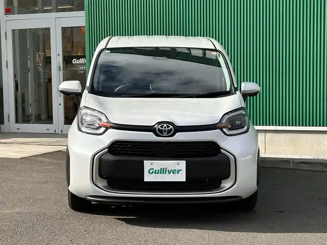 トヨタ シエンタ ハイブリッド Z 宮城県 2025(令7)年 0.3万km プラチナホワイトパールマイカ トヨタチームメイト/・アドバンストパーク/・パーキングサポートブレーキ（周囲静止物/後方歩行者）/・パノラミックビューモニター（床下透過表示機能付）/コンフォートパッケージ/・IRカット機能付ガラス/・ステアリングヒーター/・シートヒーター（運転席/助手席）/寒冷地仕様/アクセサリーコンセント/＝＝＝/セーフティセンス/・プリクラッシュセーフティ/・レーントレーシングアシスト/・レーンディパーチャーアラート/・レーダークルーズコントロール/・アダプティブハイビーム獅子打てむ/・ロードサインアシスト/・ドライバー異常時対応システム/・プロアクティブドライビングアシスト/・発進遅れ告知機能/パーキングサポートブレーキ（前後方静止物/後方接近車両）/BSM/ディスプレイオーディオプラス/・コネクティッドナビ対応10.5インチディスプレイ/・車載ナビ/・Bluetooth/・フルセグTV/・AppleCarPlay/AndroidAuto/ビルトインETC/ドライブレコーダー/ハンズフリーパワースライドドア（両側）/モデリスタ15インチAW