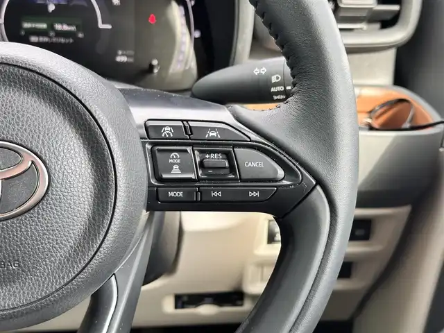 トヨタ シエンタ ハイブリッド Z 宮城県 2025(令7)年 0.3万km プラチナホワイトパールマイカ トヨタチームメイト/・アドバンストパーク/・パーキングサポートブレーキ（周囲静止物/後方歩行者）/・パノラミックビューモニター（床下透過表示機能付）/コンフォートパッケージ/・IRカット機能付ガラス/・ステアリングヒーター/・シートヒーター（運転席/助手席）/寒冷地仕様/アクセサリーコンセント/＝＝＝/セーフティセンス/・プリクラッシュセーフティ/・レーントレーシングアシスト/・レーンディパーチャーアラート/・レーダークルーズコントロール/・アダプティブハイビーム獅子打てむ/・ロードサインアシスト/・ドライバー異常時対応システム/・プロアクティブドライビングアシスト/・発進遅れ告知機能/パーキングサポートブレーキ（前後方静止物/後方接近車両）/BSM/ディスプレイオーディオプラス/・コネクティッドナビ対応10.5インチディスプレイ/・車載ナビ/・Bluetooth/・フルセグTV/・AppleCarPlay/AndroidAuto/ビルトインETC/ドライブレコーダー/ハンズフリーパワースライドドア（両側）/モデリスタ15インチAW