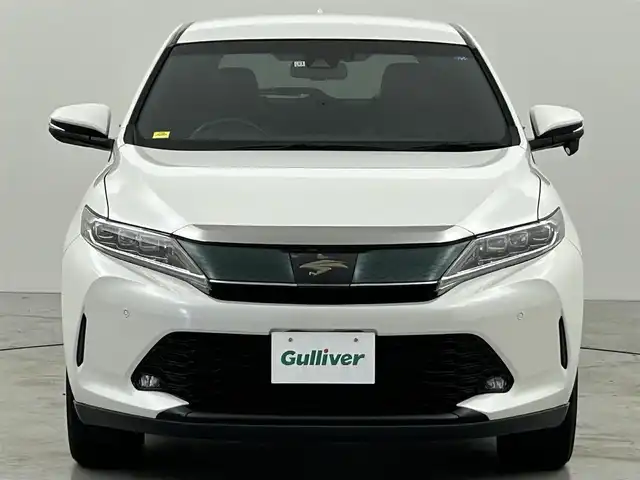 トヨタ ハリアー プレミアム 福岡県 2017(平29)年 5.8万km ホワイトパールクリスタルシャイン 純正ナビ（ＢＴ，フルセグＴＶ）　/バックカメラ　/ビルトインＥＴＣ　/ＡＣＣ　/コーナーセンサー　/衝突被害軽減ブレーキ　/レーンキープ　/アイドリングストップ　/パワーバックドア　/ハーフレザー　/純正１８インチＡＷ