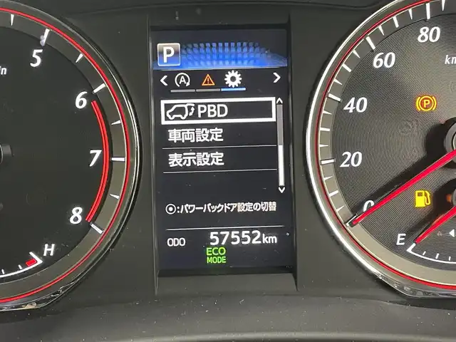 トヨタ ハリアー プレミアム 福岡県 2017(平29)年 5.8万km ホワイトパールクリスタルシャイン 純正ナビ（ＢＴ，フルセグＴＶ）　/バックカメラ　/ビルトインＥＴＣ　/ＡＣＣ　/コーナーセンサー　/衝突被害軽減ブレーキ　/レーンキープ　/アイドリングストップ　/パワーバックドア　/ハーフレザー　/純正１８インチＡＷ