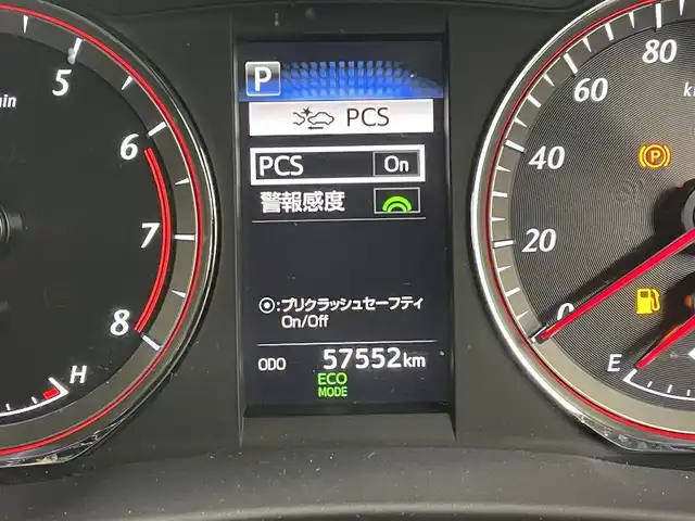トヨタ ハリアー プレミアム 福岡県 2017(平29)年 5.8万km ホワイトパールクリスタルシャイン 純正ナビ（ＢＴ，フルセグＴＶ）　/バックカメラ　/ビルトインＥＴＣ　/ＡＣＣ　/コーナーセンサー　/衝突被害軽減ブレーキ　/レーンキープ　/アイドリングストップ　/パワーバックドア　/ハーフレザー　/純正１８インチＡＷ