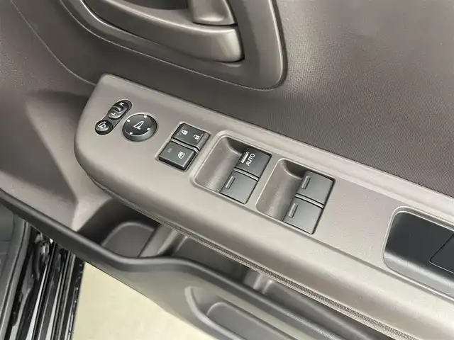 ホンダ フリード B ホンダセンシング 大分県 2020(令2)年 2.8万km クリスタルブラックパール 社外SDナビ/（フルセグ/CD/Bluetooth）/ホンダセンシング/衝突軽減ブレーキ/レーダークルーズコントロール/レーンアシスト/バックカメラ/ヘッドライトレベライザー/スマートキー/プッシュスタート/オートライト/オートエアコン/両側スライドドア