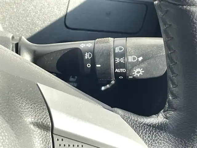 ダイハツ タント カスタム RS トップED SAⅡ 愛知県 2015(平27)年 8.4万km パールホワイトⅢ ・純正HDDナビ/・フルセグテレビ/・CD/DVD再生機能/・ミュージックサーバー（HDD録音機能）/・Bluetooth接続機能/・ベンチシート/・両側電動スライドドア/・純正フロアマット/・純正15インチアルミホイール/・純正LEDヘッドライト/・オートライト/・衝突軽減ブレーキ/・レーンキープアシスト/・誤発進抑制機能/・スマートキー/・プッシュスタート/・オートエアコン