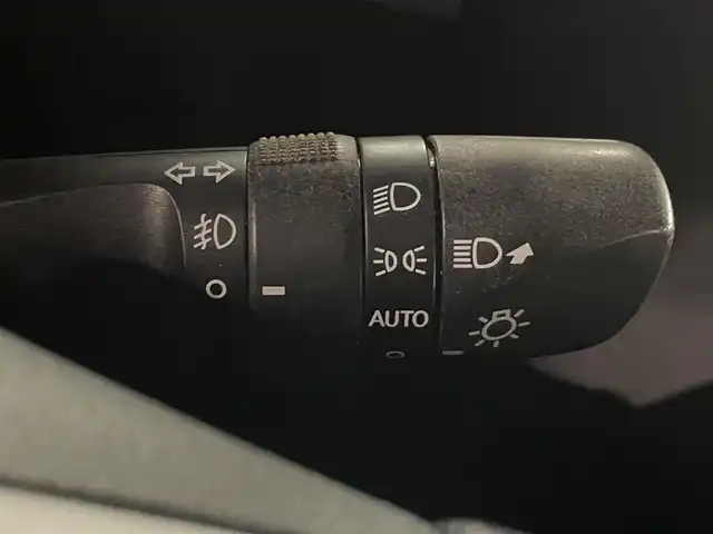 ダイハツ タント カスタム RS トップED SAⅡ 和歌山県 2015(平27)年 8.4万km パールホワイトⅢ (株)IDOMが運営する【じしゃロン和歌山店】の自社ローン専用車両になります。こちらは現金またはオートローンご利用時の価格です。自社ローンご希望の方は別途その旨お申付け下さい/・純正HDDナビ/・フルセグテレビ/・CD/DVD再生機能/・ミュージックサーバー（HDD録音機能）/・Bluetooth接続機能/・ベンチシート/・両側電動スライドドア/・純正フロアマット/・純正15インチアルミホイール/・純正LEDヘッドライト/・オートライト/・衝突軽減ブレーキ/・レーンキープアシスト/・誤発進抑制機能/・スマートキー/・プッシュスタート/・オートエアコン