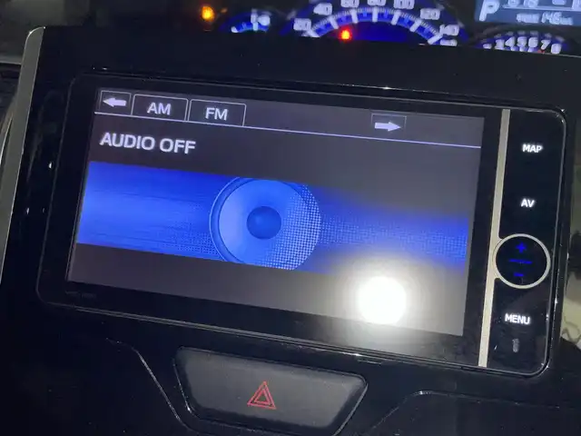 ダイハツ タント カスタム RS トップED SAⅡ 和歌山県 2015(平27)年 8.4万km パールホワイトⅢ (株)IDOMが運営する【じしゃロン和歌山店】の自社ローン専用車両になります。こちらは現金またはオートローンご利用時の価格です。自社ローンご希望の方は別途その旨お申付け下さい/・純正HDDナビ/・フルセグテレビ/・CD/DVD再生機能/・ミュージックサーバー（HDD録音機能）/・Bluetooth接続機能/・ベンチシート/・両側電動スライドドア/・純正フロアマット/・純正15インチアルミホイール/・純正LEDヘッドライト/・オートライト/・衝突軽減ブレーキ/・レーンキープアシスト/・誤発進抑制機能/・スマートキー/・プッシュスタート/・オートエアコン