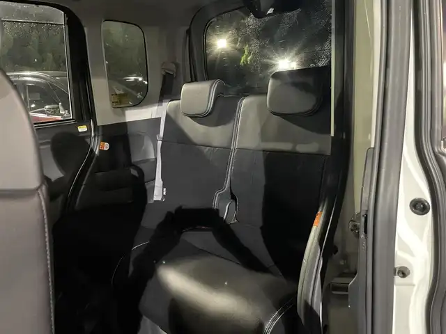 ダイハツ タント カスタム RS トップED SAⅡ 和歌山県 2015(平27)年 8.4万km パールホワイトⅢ (株)IDOMが運営する【じしゃロン和歌山店】の自社ローン専用車両になります。こちらは現金またはオートローンご利用時の価格です。自社ローンご希望の方は別途その旨お申付け下さい/・純正HDDナビ/・フルセグテレビ/・CD/DVD再生機能/・ミュージックサーバー（HDD録音機能）/・Bluetooth接続機能/・ベンチシート/・両側電動スライドドア/・純正フロアマット/・純正15インチアルミホイール/・純正LEDヘッドライト/・オートライト/・衝突軽減ブレーキ/・レーンキープアシスト/・誤発進抑制機能/・スマートキー/・プッシュスタート/・オートエアコン