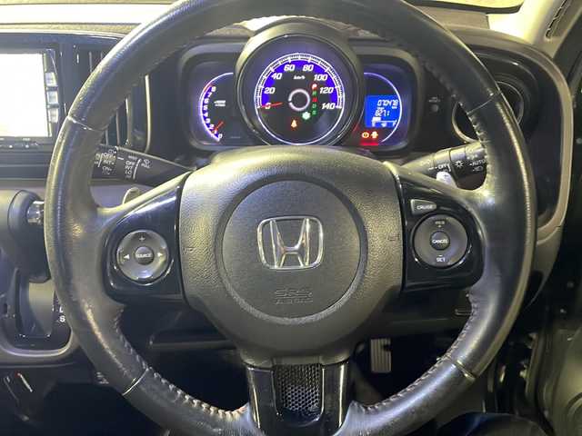 ホンダ Ｎ ＯＮＥ プレミアム ツアラー Lパッケージ 山口県 2013(平25)年 7.1万km ポリッシュドメタルメタリック 純正ナビ　/AM/FM/CD/DVD/Bluetooth/ワンセグTV/バックカメラ　/クルーズコントロール　/前後型ドライブレコーダー　/純正フロアマット/衝突被害軽減ブレーキ　/ＨＩＤライト　/スペアキー　/スマートキー　/横滑り防止装置