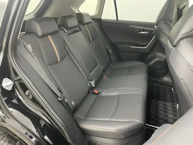 トヨタ ＲＡＶ４ ハイブリッド アドベンチャー 岡山県 2022(令4)年 3.1万km アティチュードブラックマイカ 純正９型ナビ　(NSZT-Y68T)/【CD/DVD/BT/USB/フルセグ】/レーダークルーズコントロール　/ビルトインＥＴＣ２．０　/シートヒーター　前席/シートクーラー　前席/ＬＥＤヘッドライト　/バックカメラ　/電動リアゲート　/コーナーセンサー　前後/オートハイビーム　/ルーフレール/禁煙車/踏み間違い防止/ステアリングヒーター/シートメモリー/オートブレーキホールド/デジタルインナーミラー