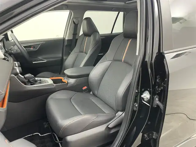 トヨタ ＲＡＶ４ ハイブリッド アドベンチャー 岡山県 2022(令4)年 3.1万km アティチュードブラックマイカ 純正９型ナビ　(NSZT-Y68T)/【CD/DVD/BT/USB/フルセグ】/レーダークルーズコントロール　/ビルトインＥＴＣ２．０　/シートヒーター　前席/シートクーラー　前席/ＬＥＤヘッドライト　/バックカメラ　/電動リアゲート　/コーナーセンサー　前後/オートハイビーム　/ルーフレール/禁煙車/踏み間違い防止/ステアリングヒーター/シートメモリー/オートブレーキホールド/デジタルインナーミラー